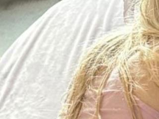 Blondiewithanass