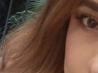 Emili hot